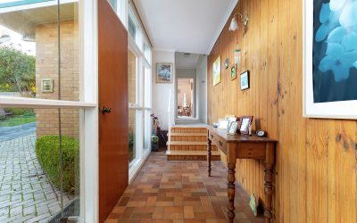 8 Simpson Dve, Mount Waverley VIC